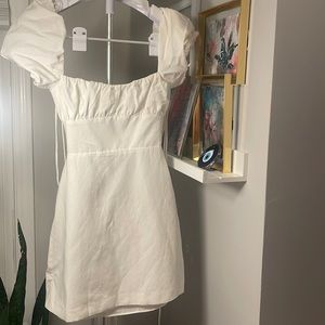 Zara white dress XS- never worn (tag on)